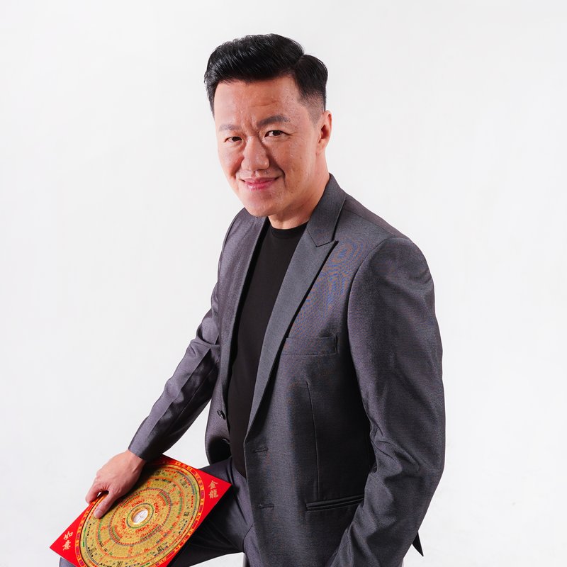 Foto Aries bawa Kompas